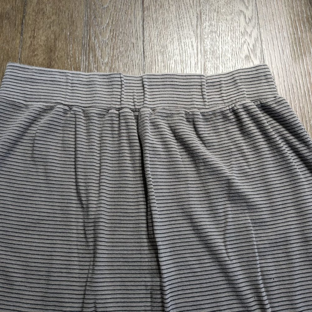 1x Black & Tan Stripped Long Knit Skirt w/ Elastic Waist